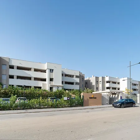 Sunny Golf Horizon - Luxury Retreat In Apartment *