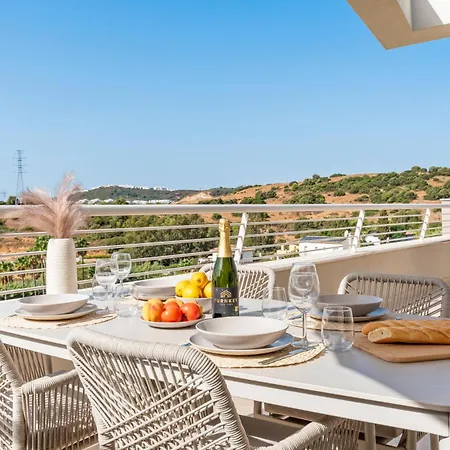Sunny Golf Horizon - Luxury Retreat In Apartment Estepona